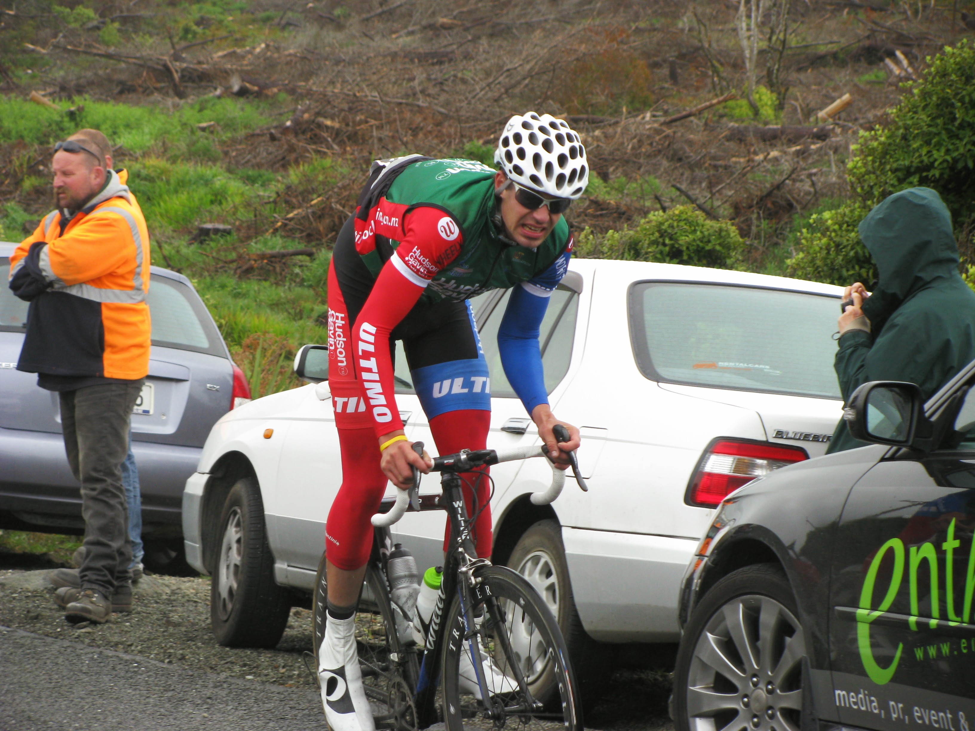 Richard Rollinson riding up Bluff hill in the Tour of Southland.